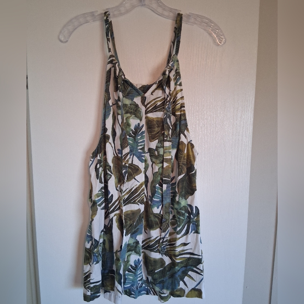 Tommy Bahama- Leaf Print, Tie Neck Linen Tank. Size M